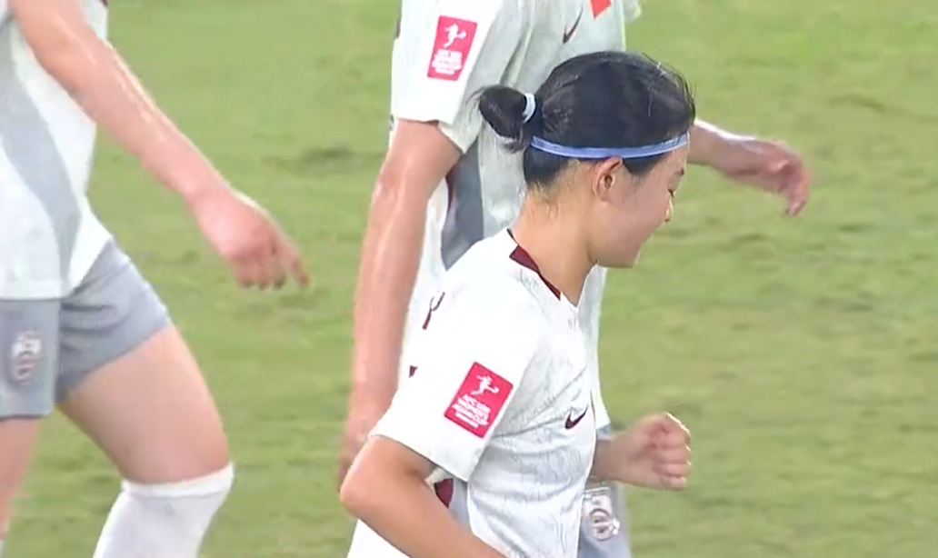 星空体育app下载-半场1-0!女足U20吊打泰国,肖亚飞“惊天远射”破门,取胜没悬念